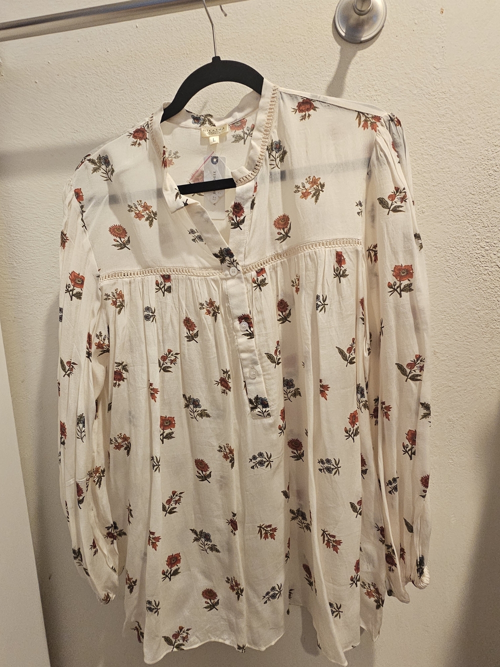 Anthropologie NIKASHA Cream Floral Split-Neck Blouse with Rust Accents